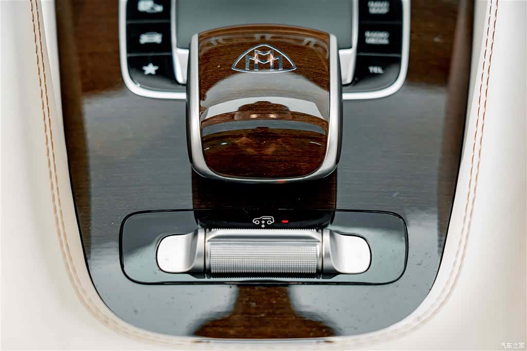 Maybach GLS, 2023 16