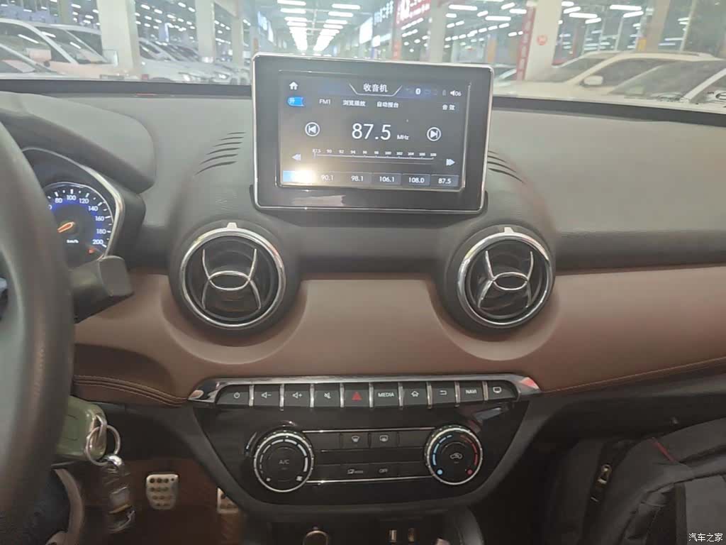 BAIC Q35, 2019 13