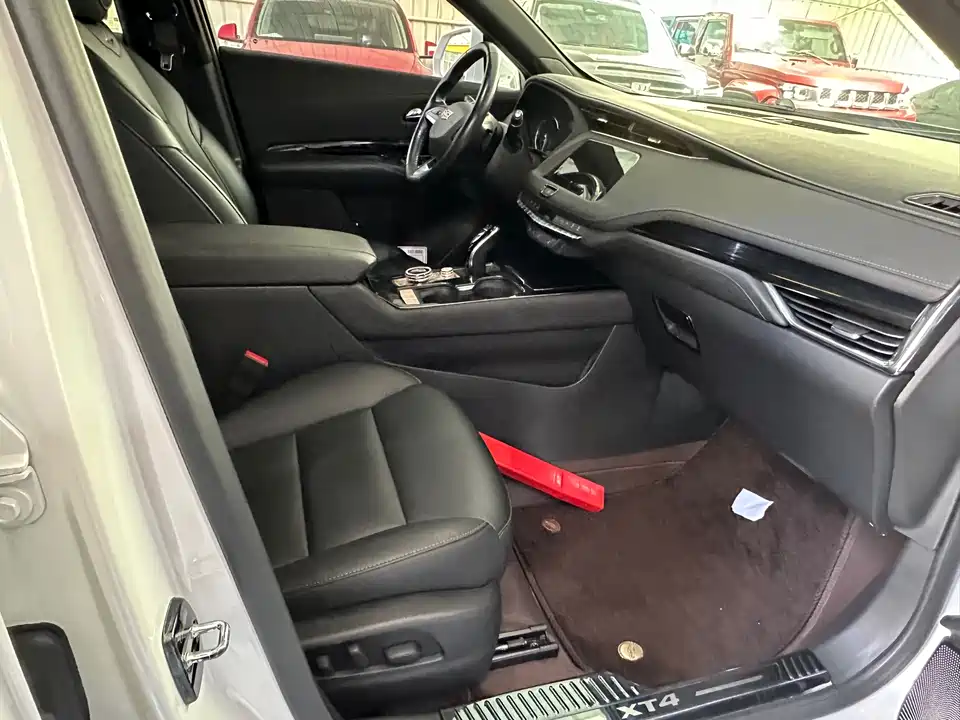 Cadillac XT4