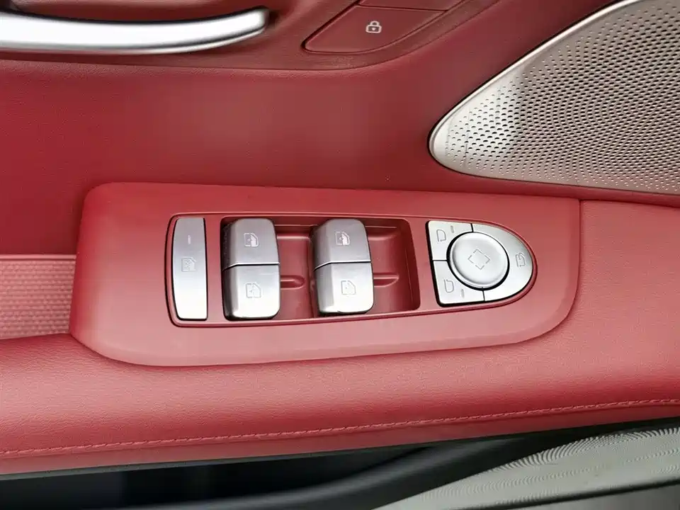 AITO Ask the world M5