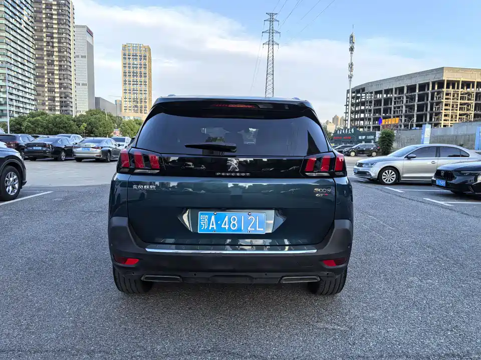 Peugeot 5008