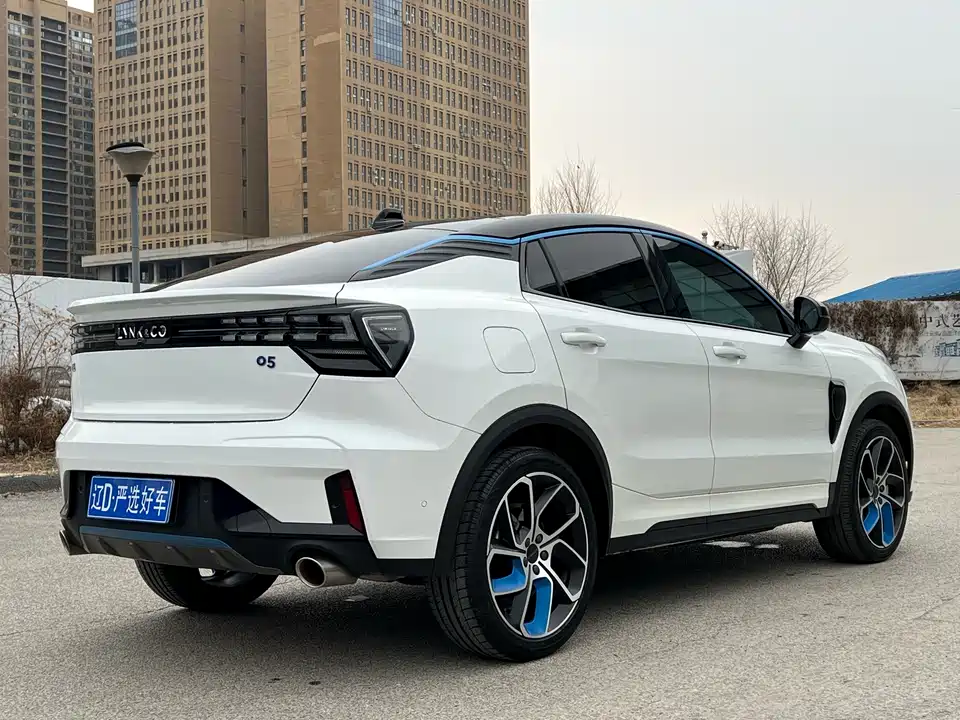 Lynk & Co 05