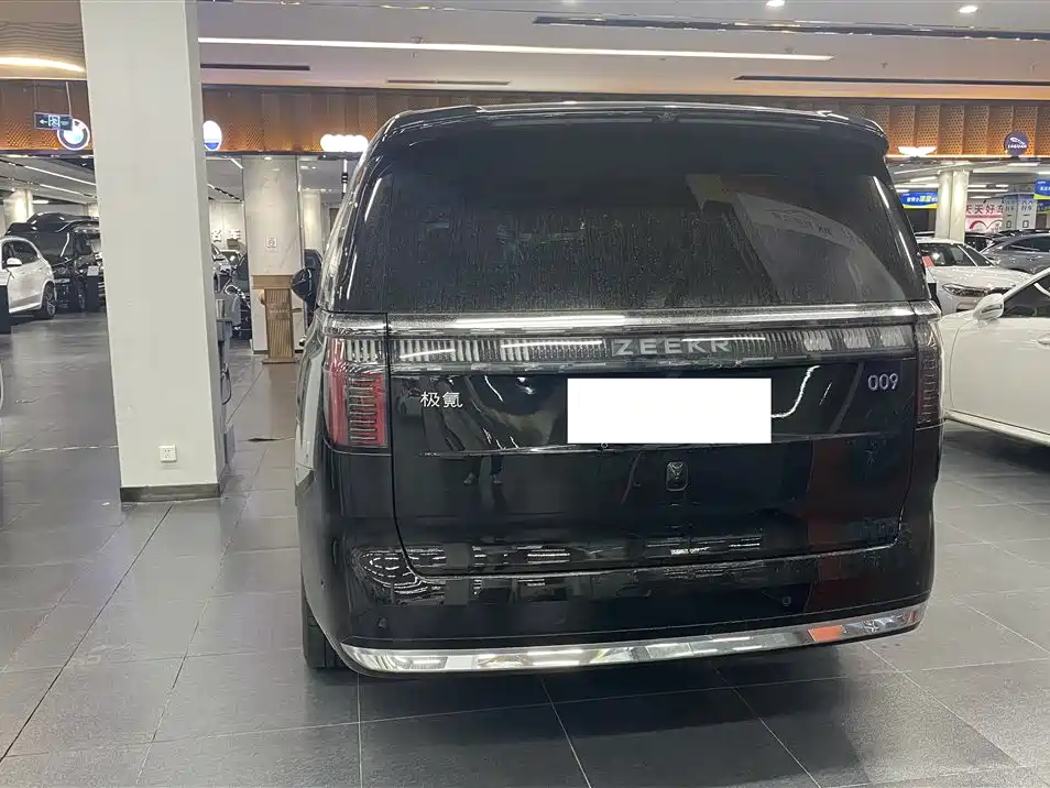 Zeekr 009