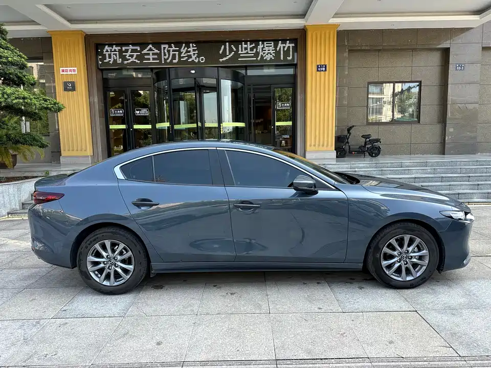 Mazda 3 Angkesaila