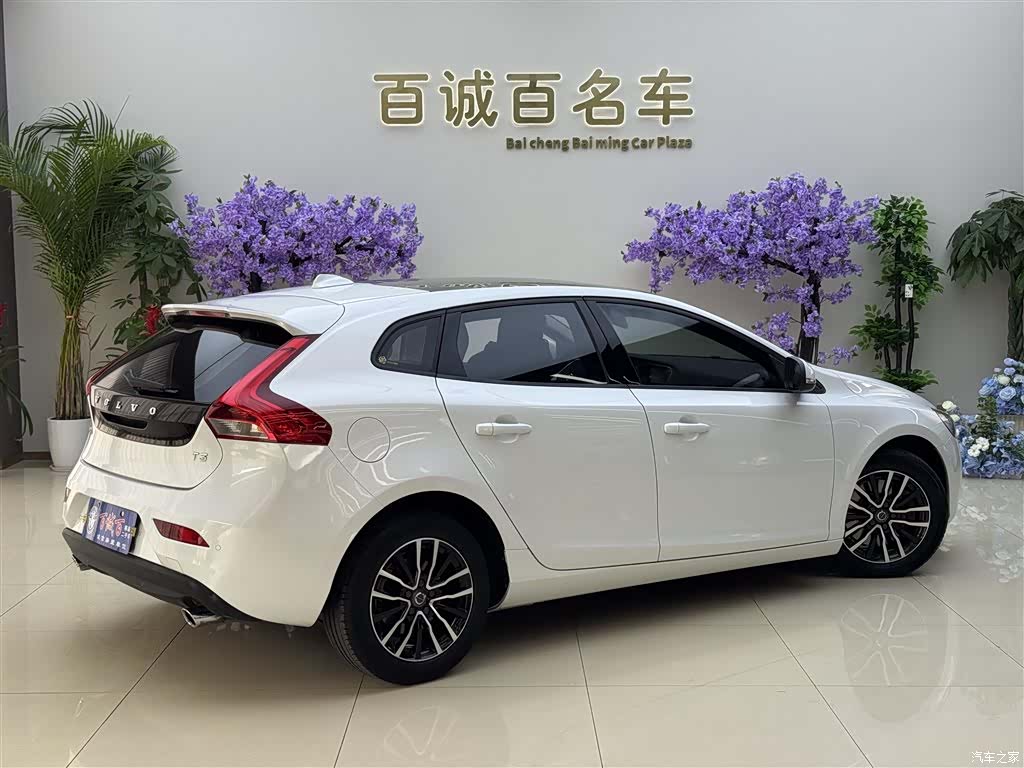 Volvo V40, 2016 все фото