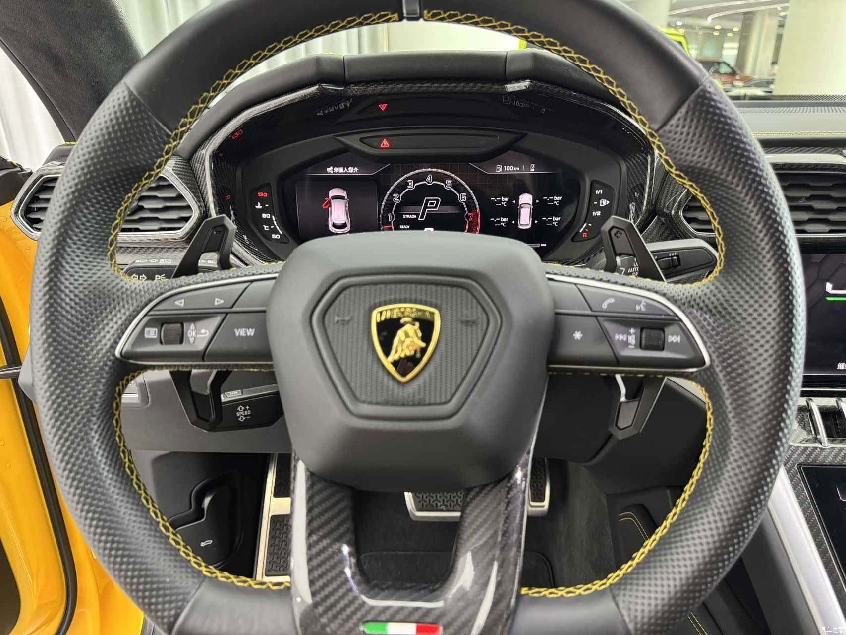 Lamborghini Urus, 2023 13
