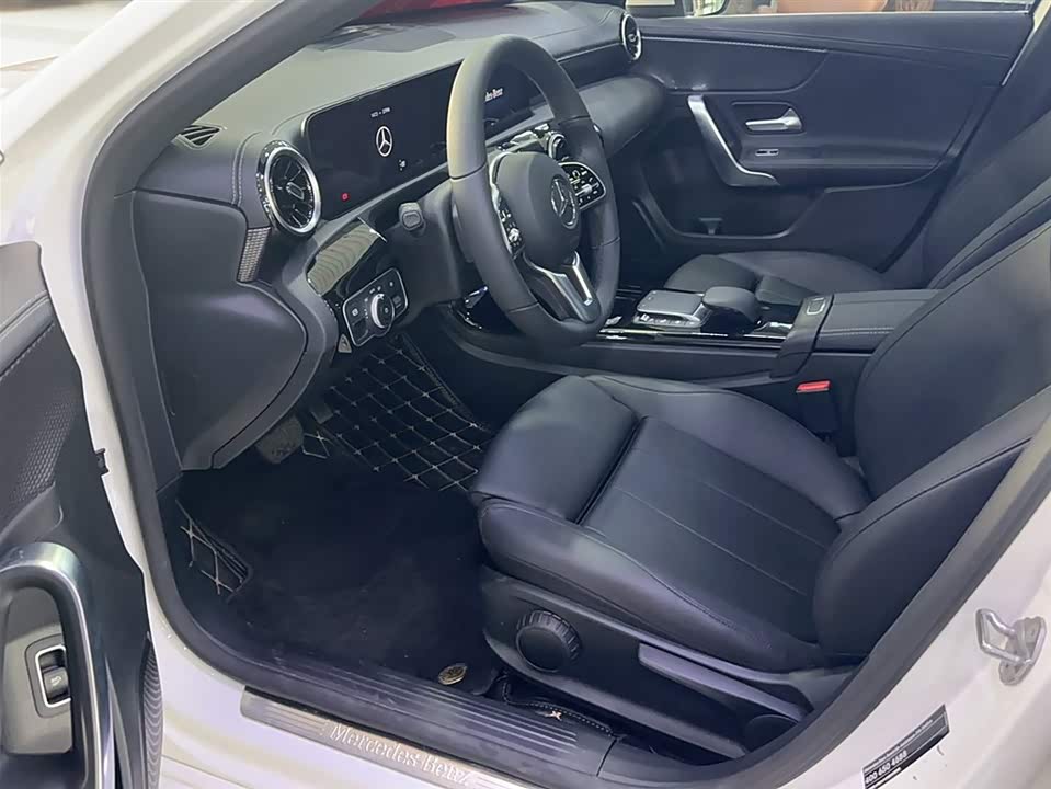 Mercedes-Benz Class A Mercedes-Benz Class A