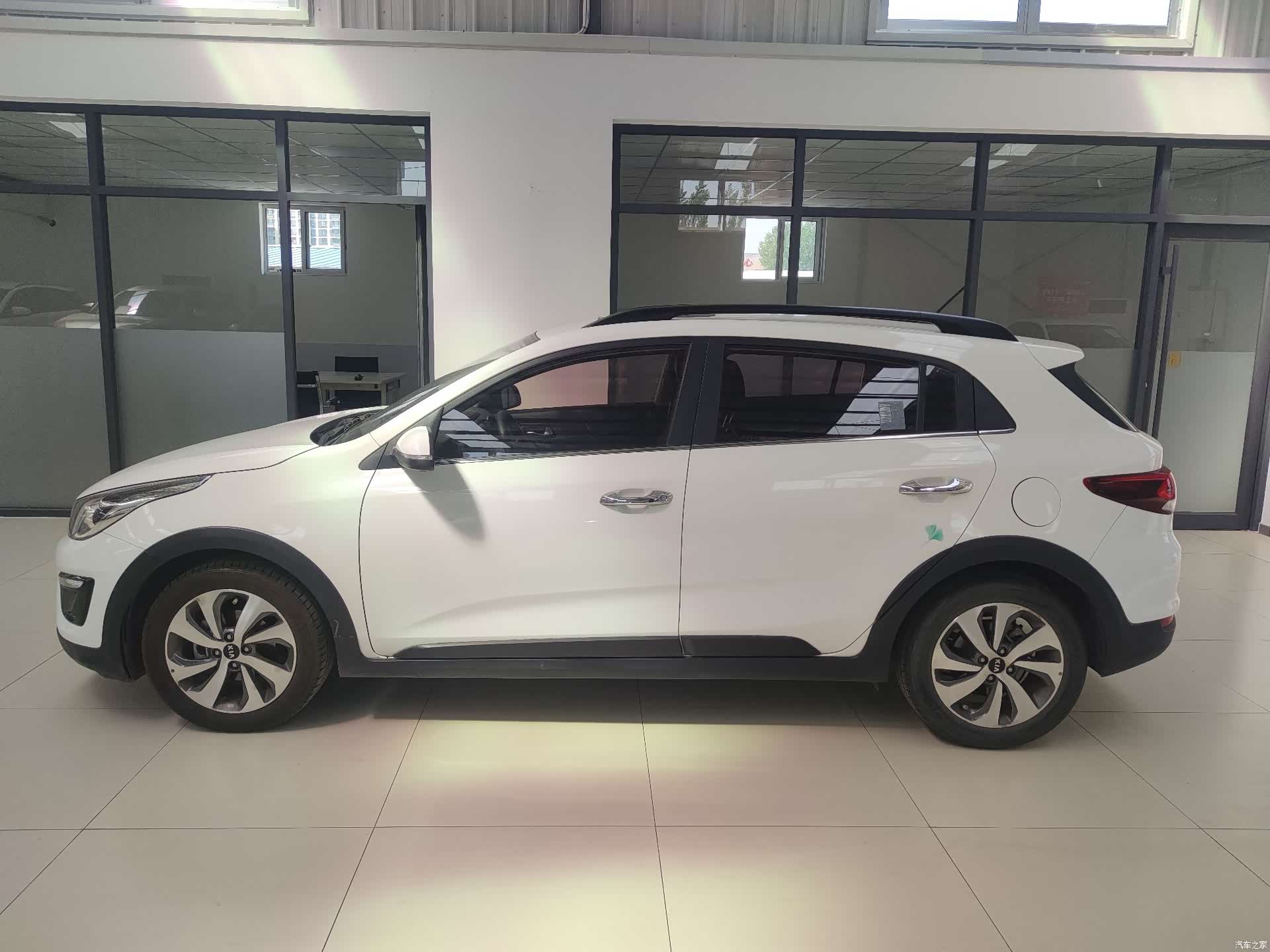 Kia KX, 2019 3