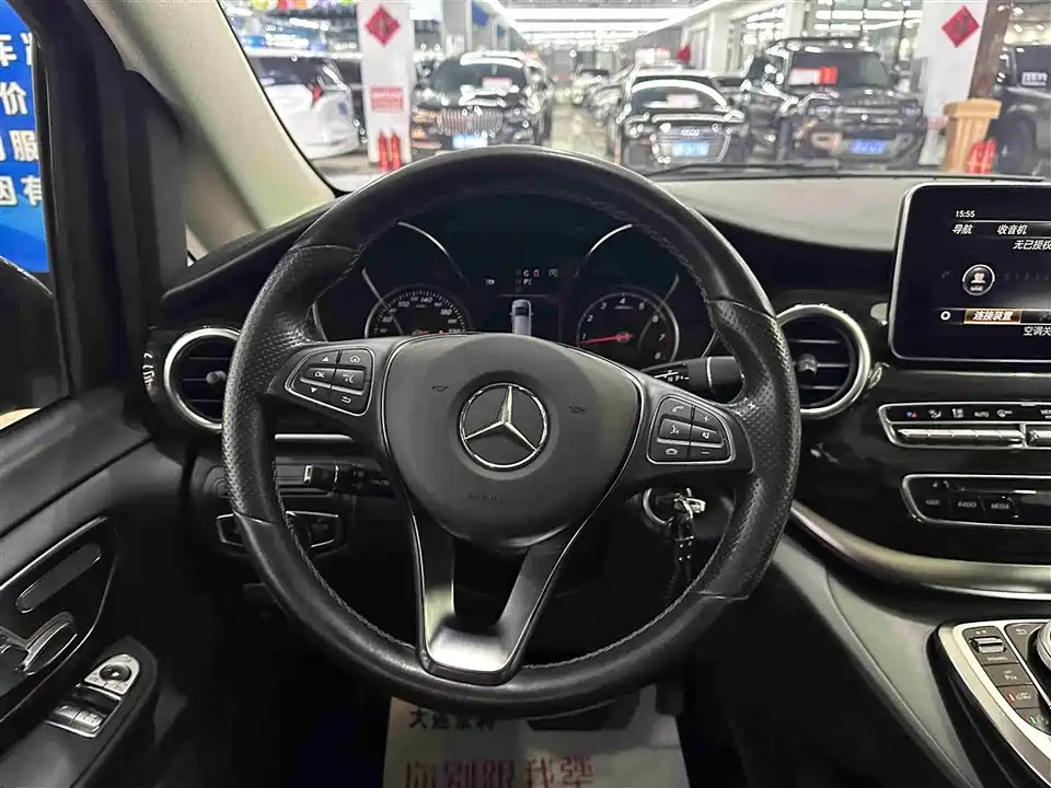 Mercedes-Benz V-class