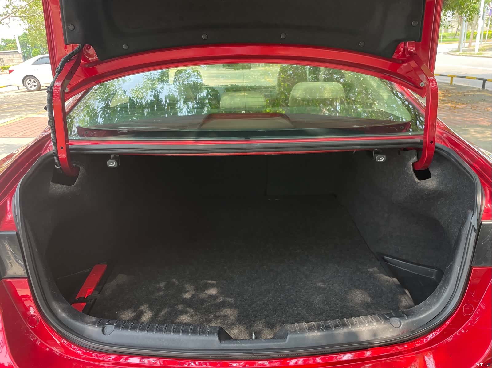 Mazda Atenza, 2016 10