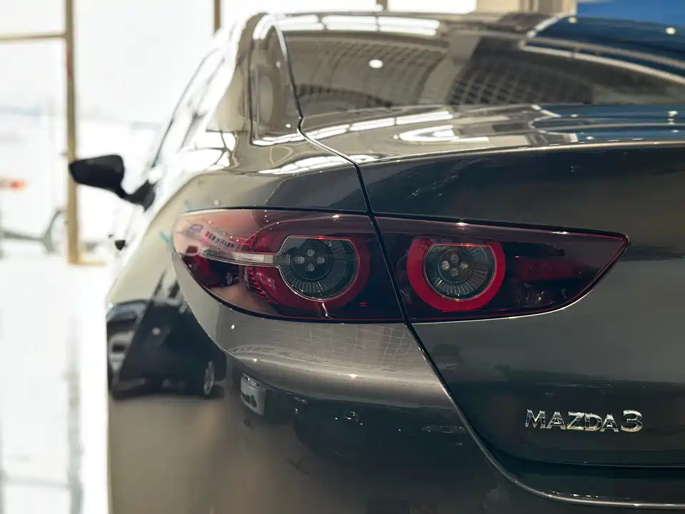 Mazda 3 Angkesaila