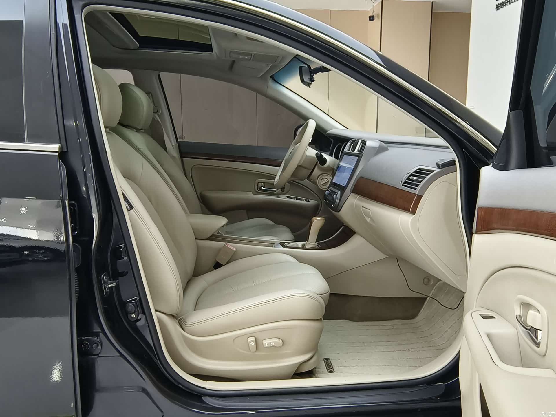 Nissan Sylphy, 2012 10