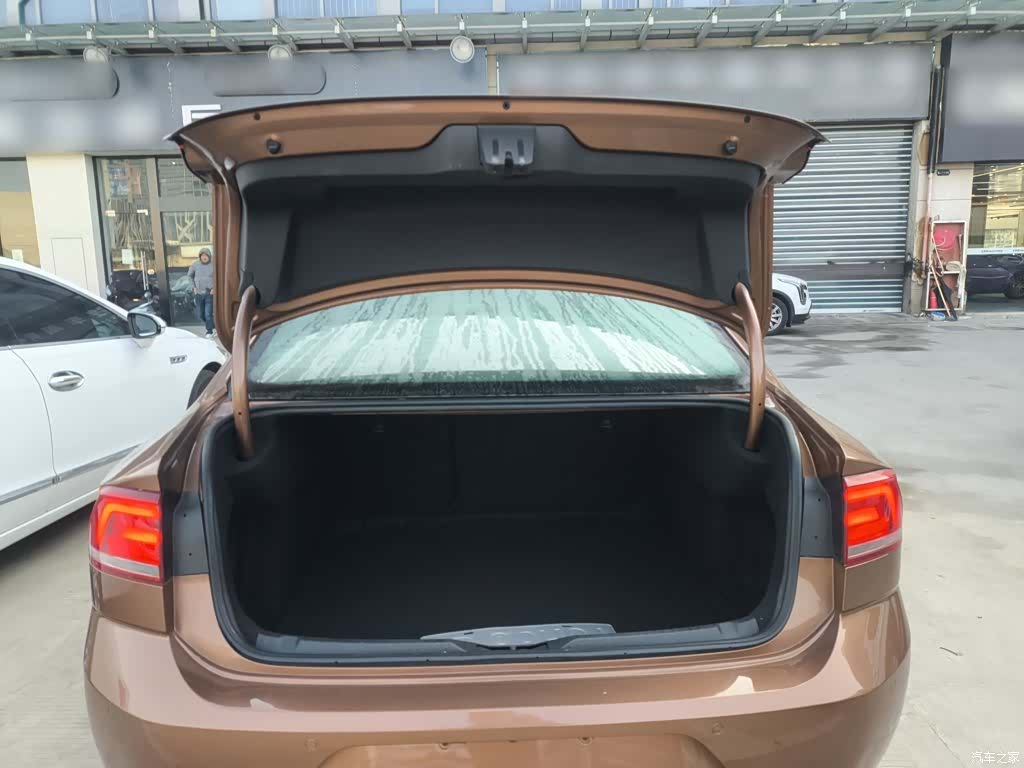Volkswagen Lamando, 2015 15