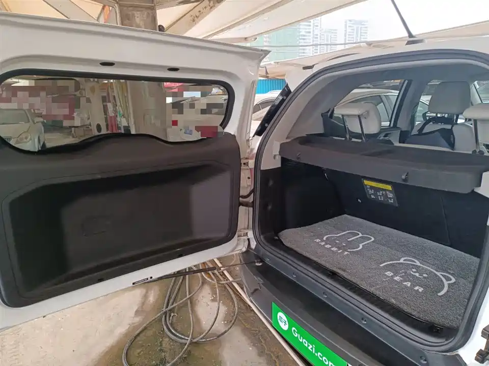 BYD Yuan Pro BYD Yuan Pro