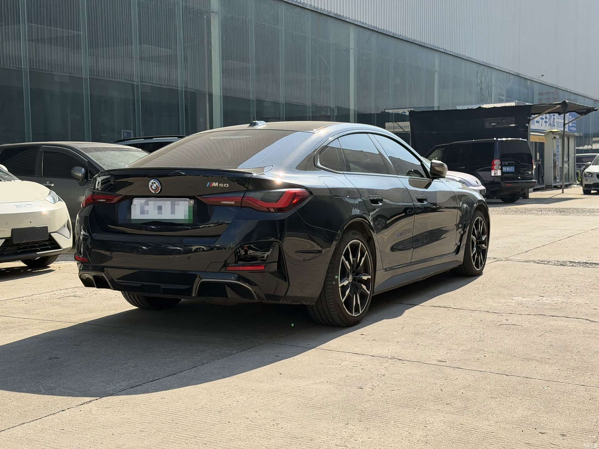 BMW i4, 2023 все фото