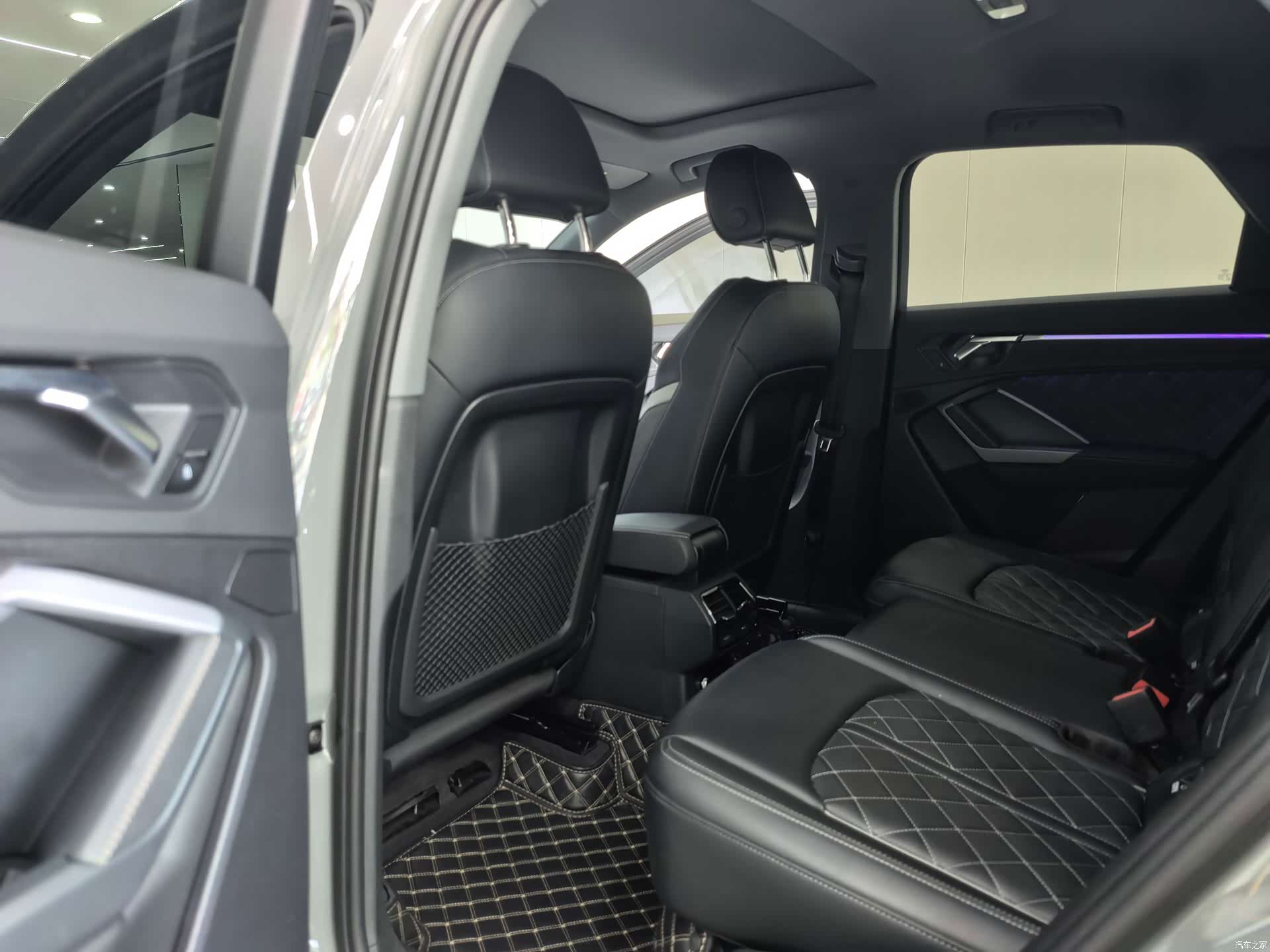 Audi Q3, 2024 10