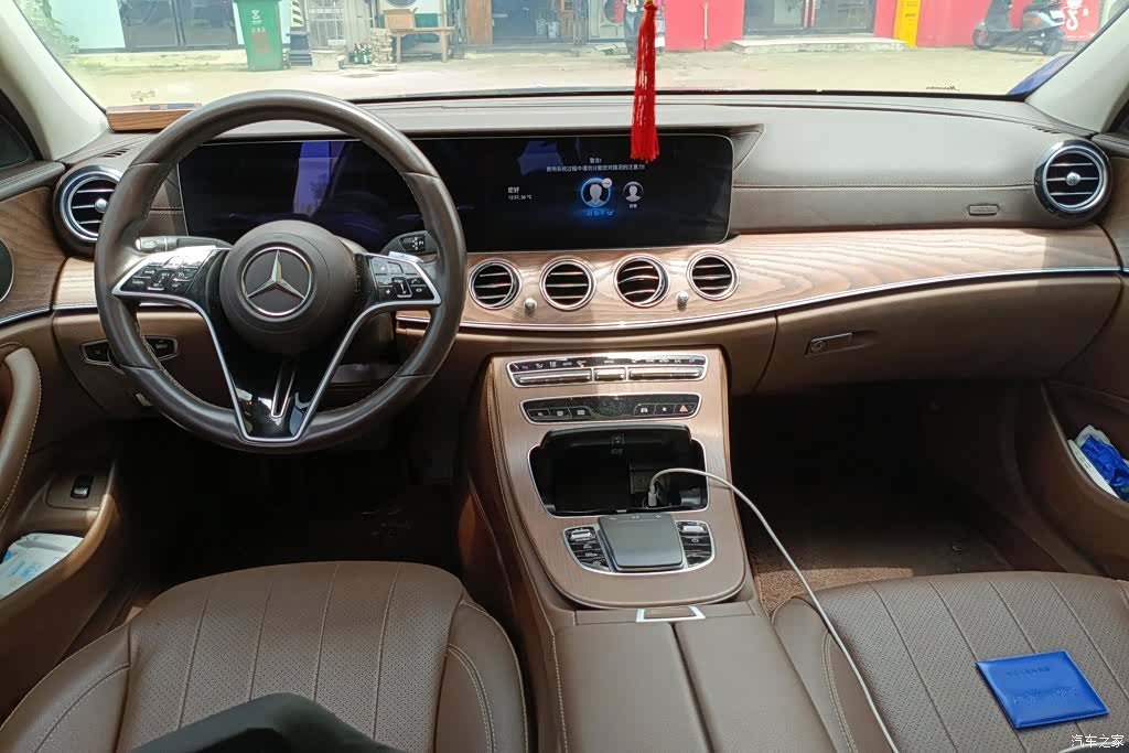 Mercedes-Benz E-Class, 2023 12