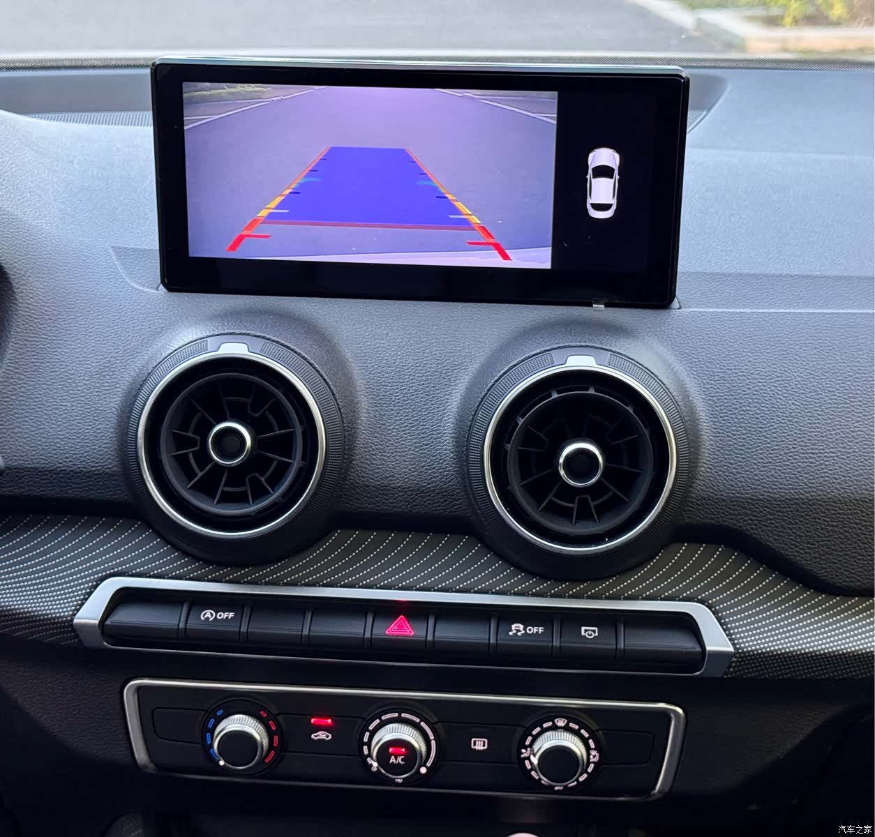 Audi Q2L, 2020 13