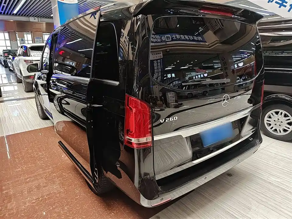 Mercedes-Benz V-class