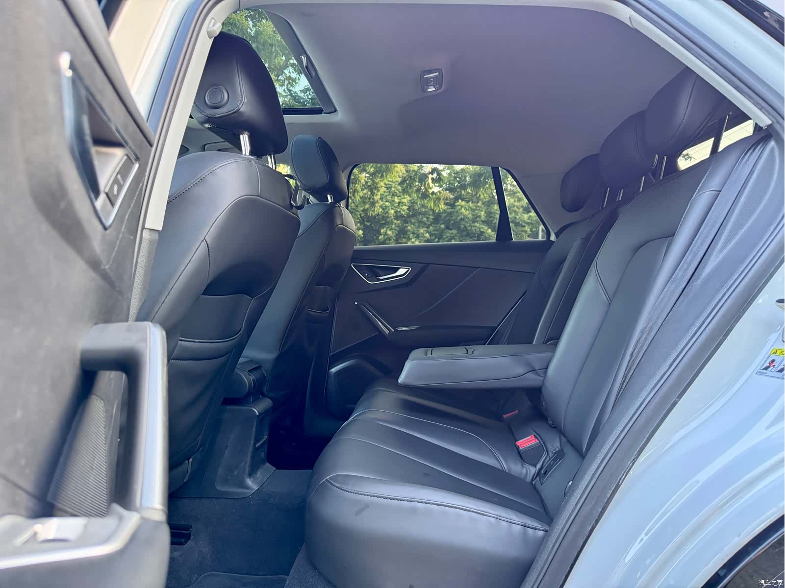 Audi Q2L, 2020 8