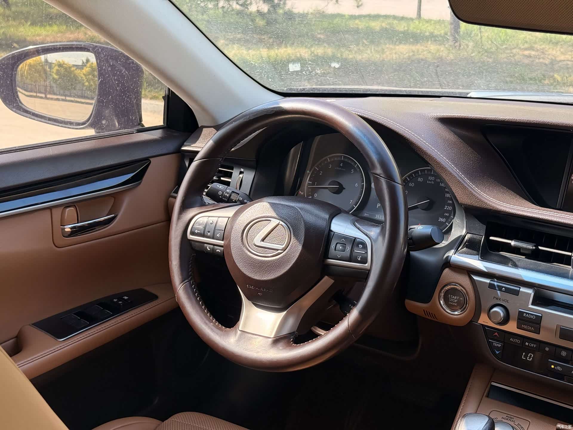 Lexus ES, 2016 13