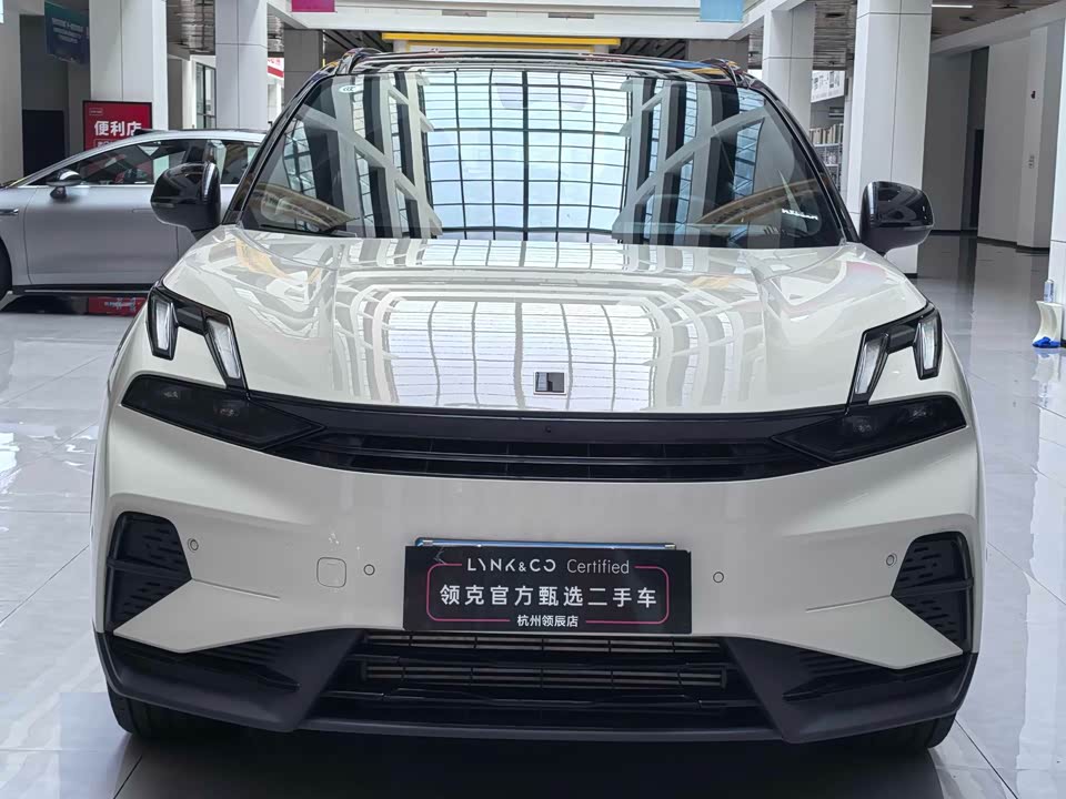 Lynk & Co 06 Lynk & Co 06
