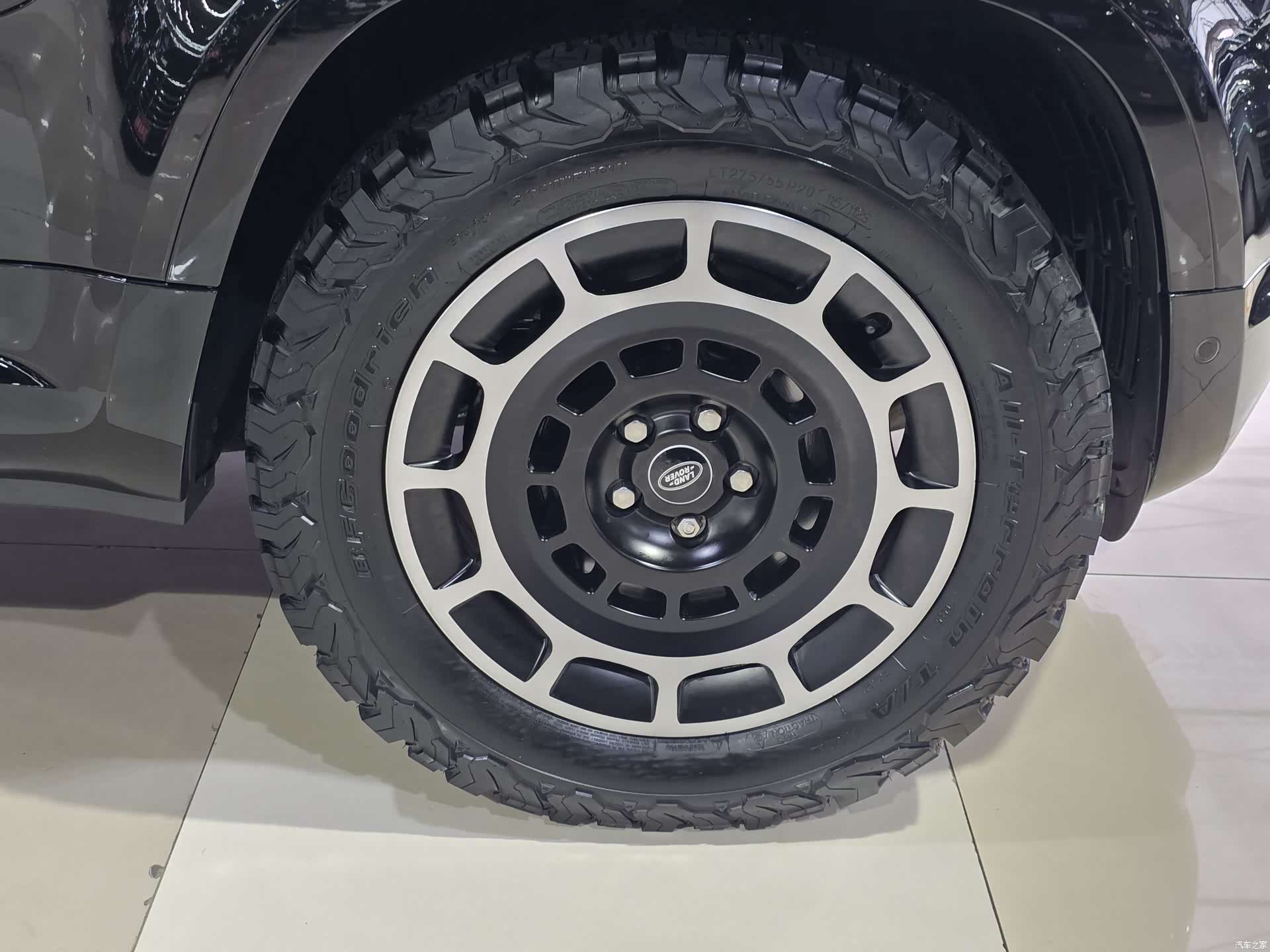 Land Rover Defender, 2024 30