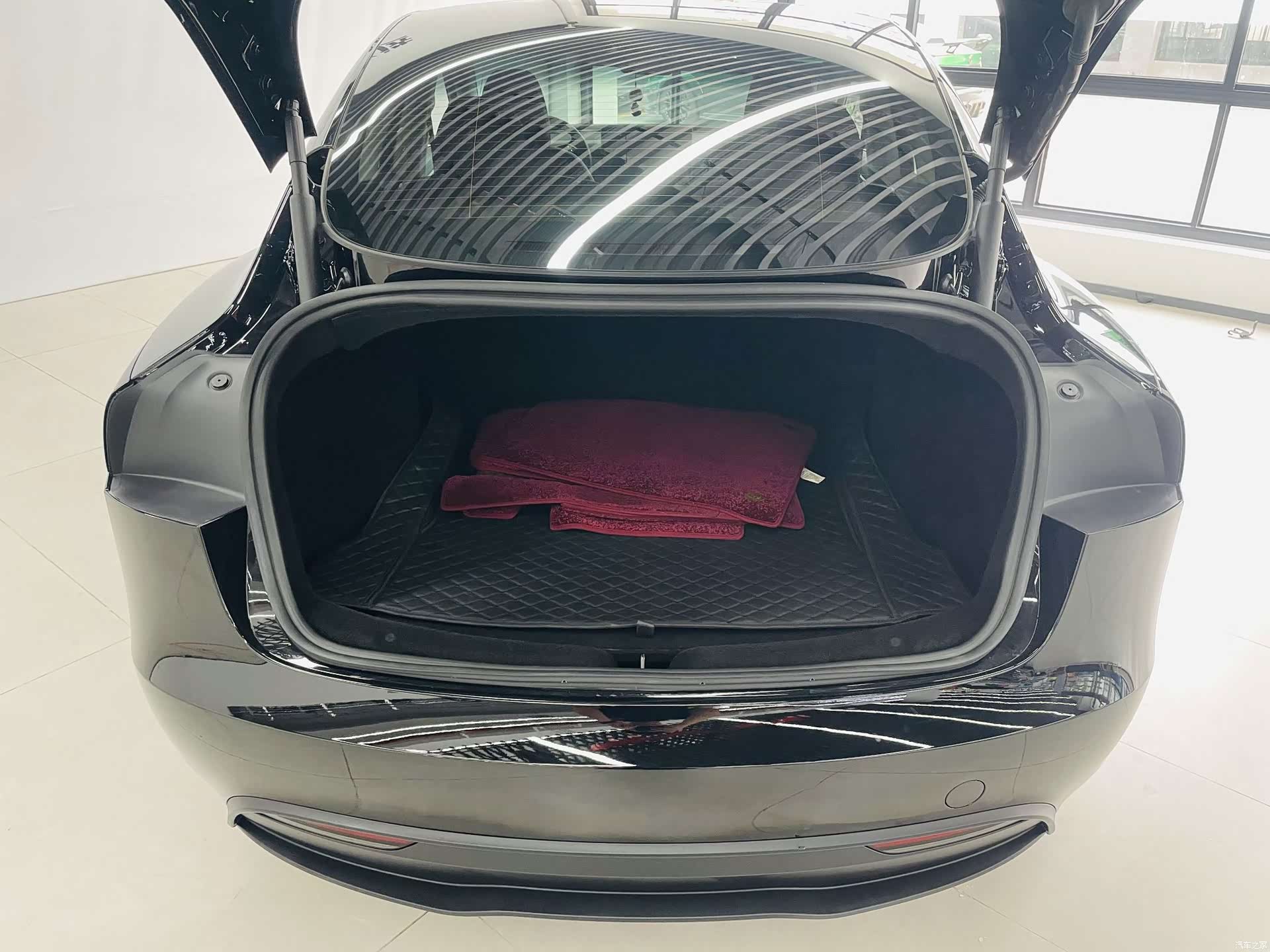 Tesla Model 3, 2023 16