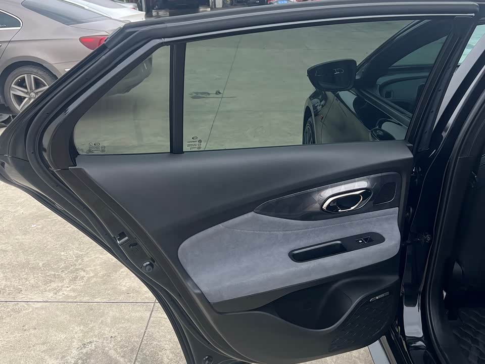 Trumpchi Shadow Leopard