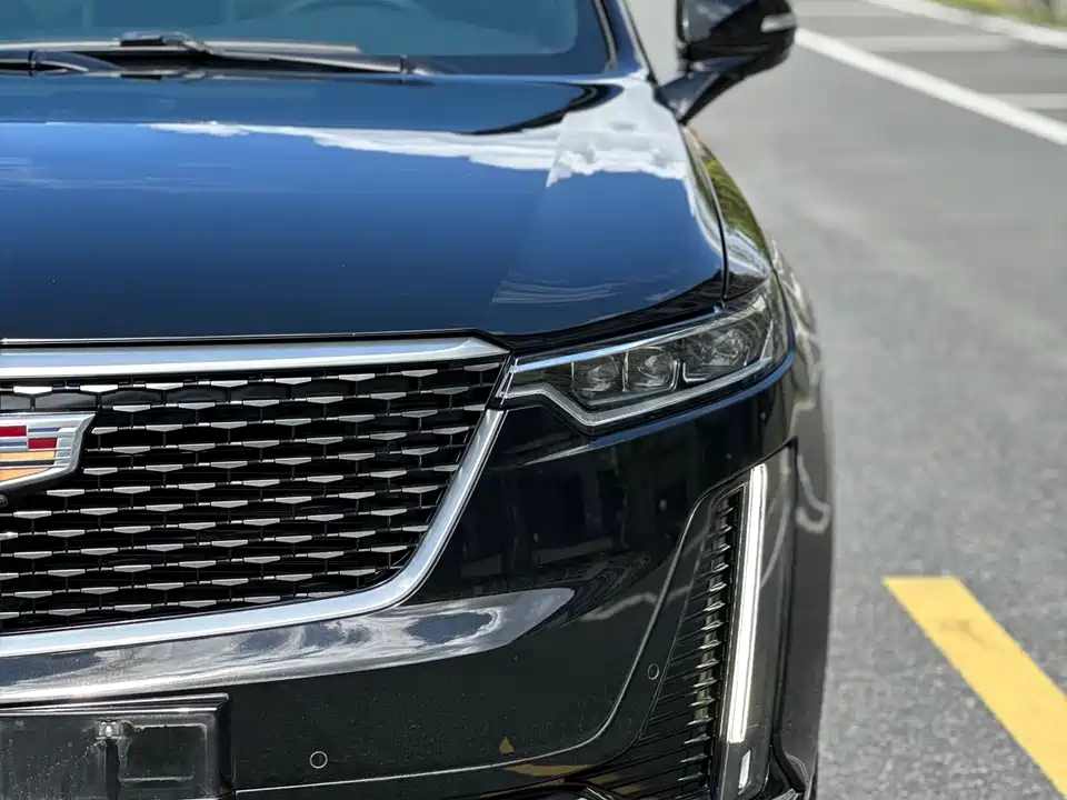 Cadillac XT6