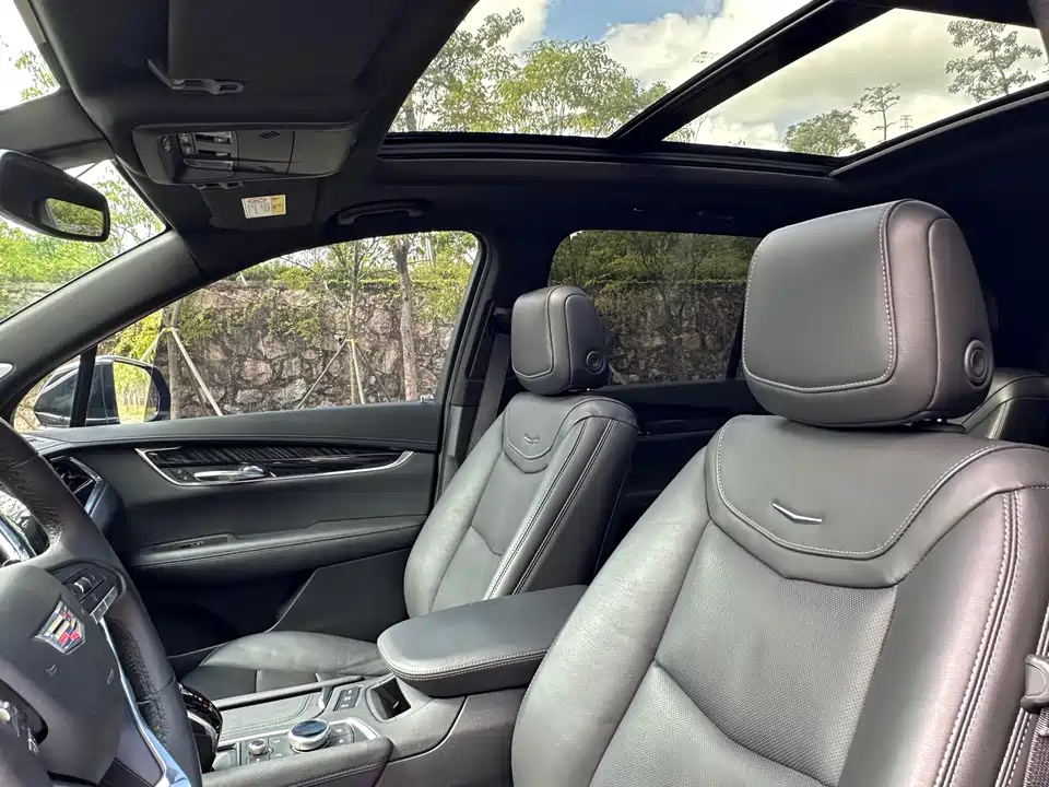 Cadillac XT6