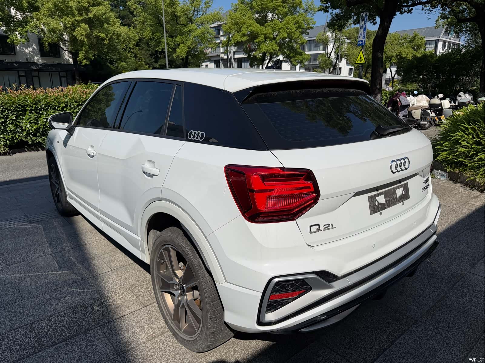 Audi Q2L, 2024 все фото