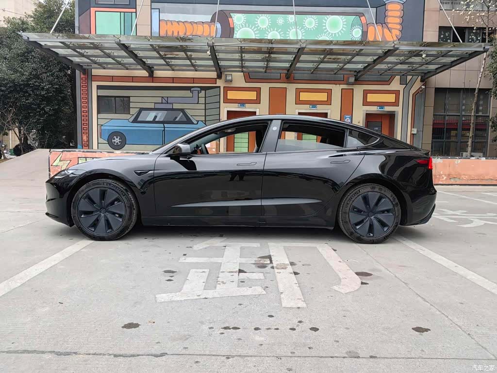 Tesla Model 3, 2024 14
