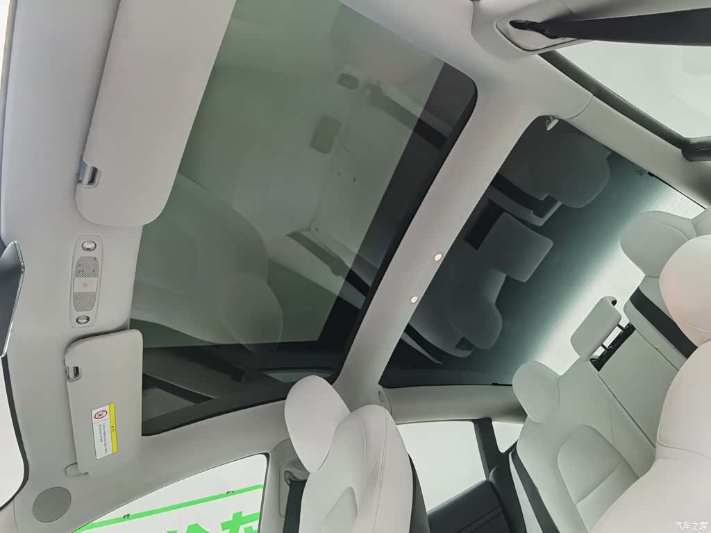 Tesla Model 3, 2023 14