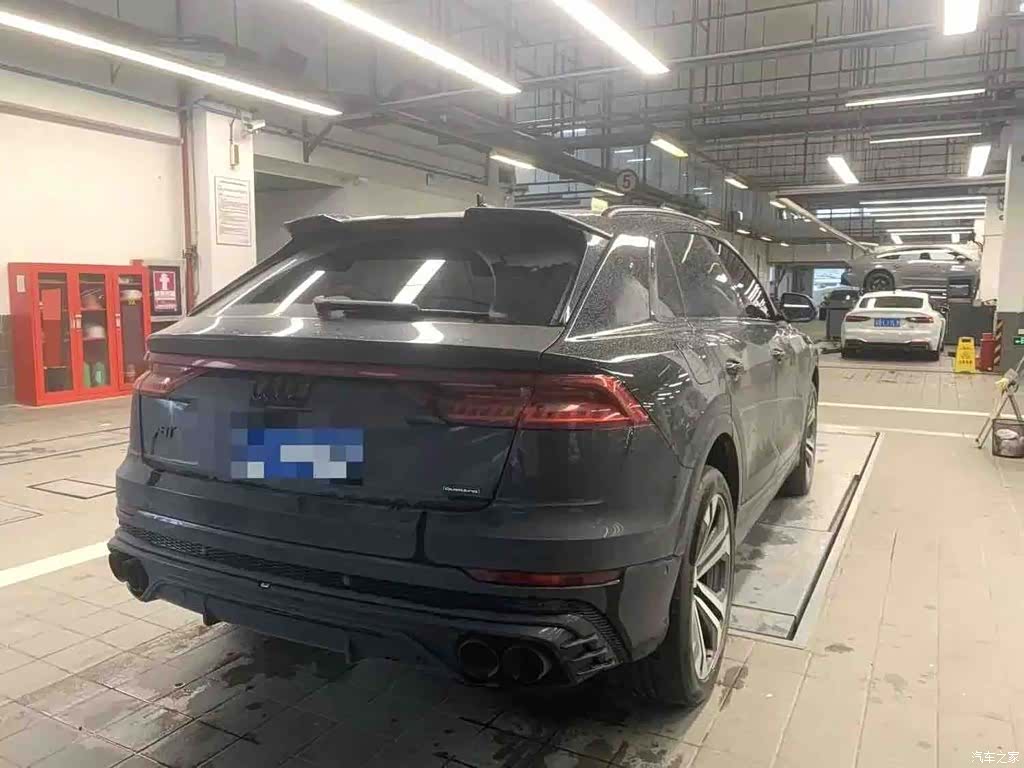 Audi Q8, 2023 все фото