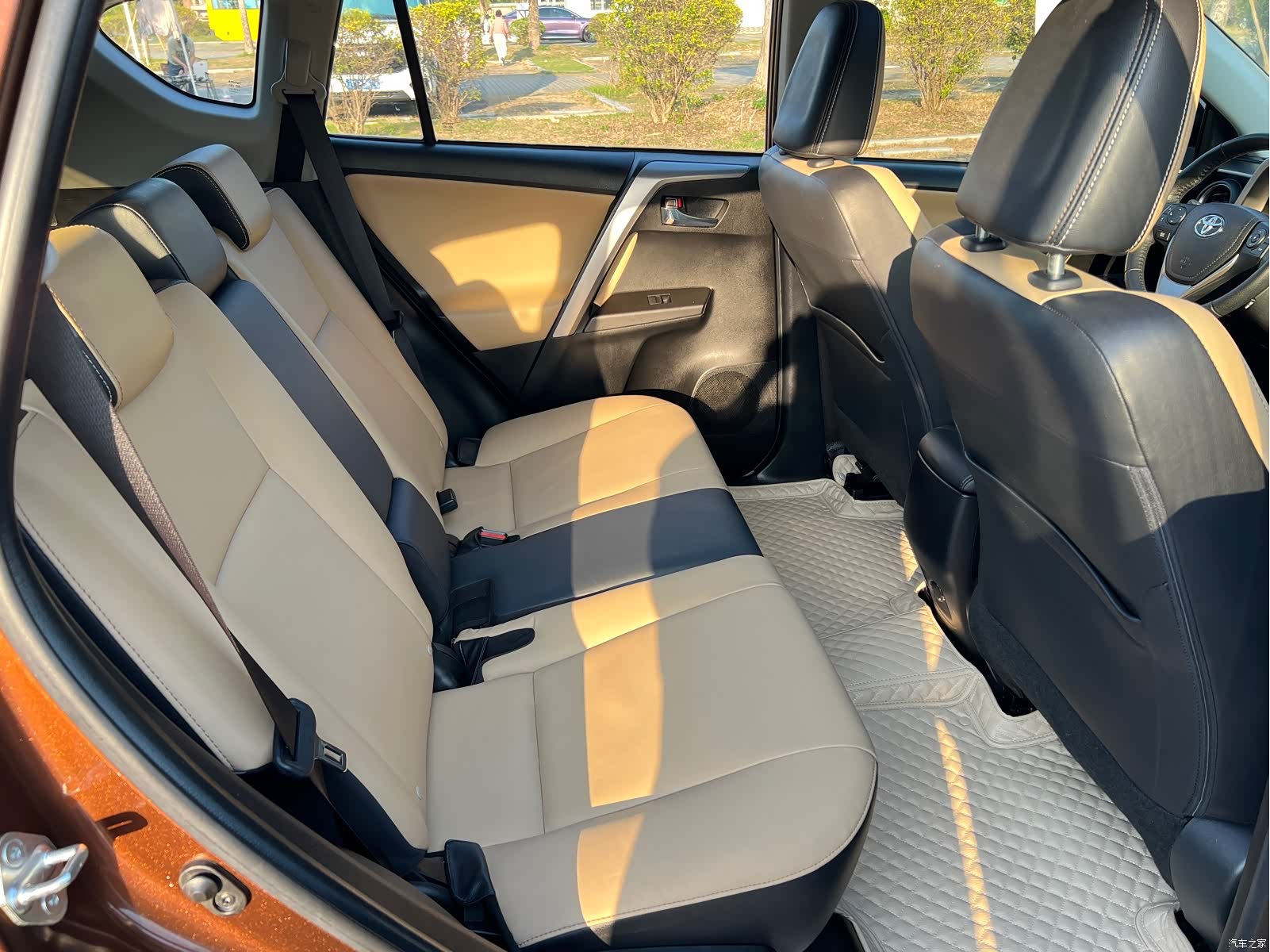 Toyota RAV4, 2017 15