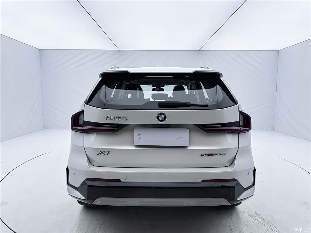 BMW X1, 2024 все фото