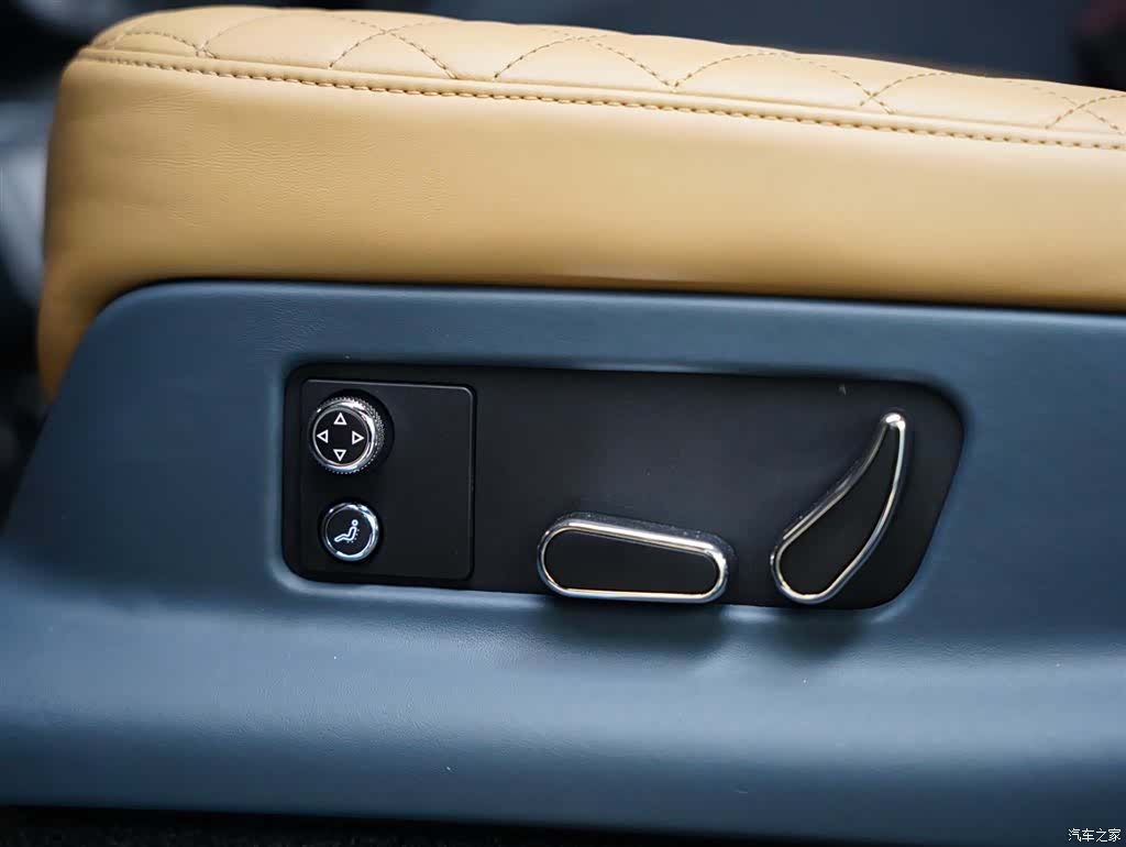 Bentley Bentayga, 2017 39