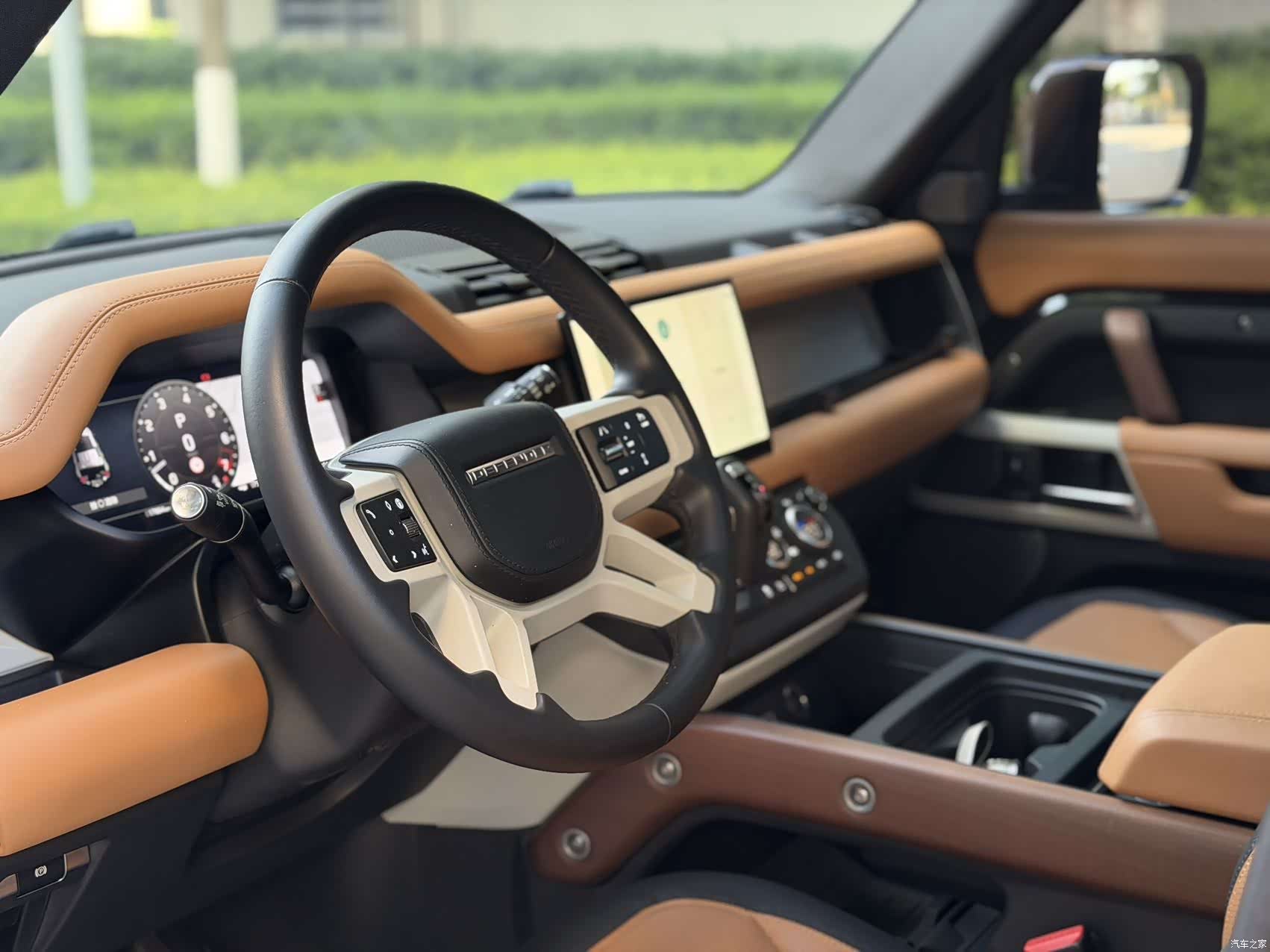 Land Rover Defender, 2024 6