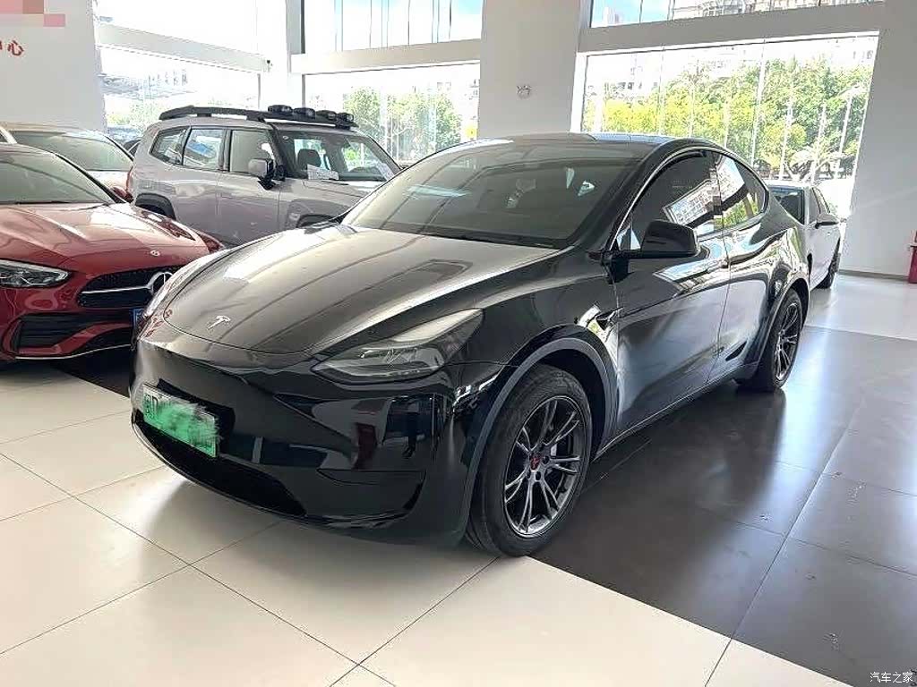 Tesla Model Y, 2024 1