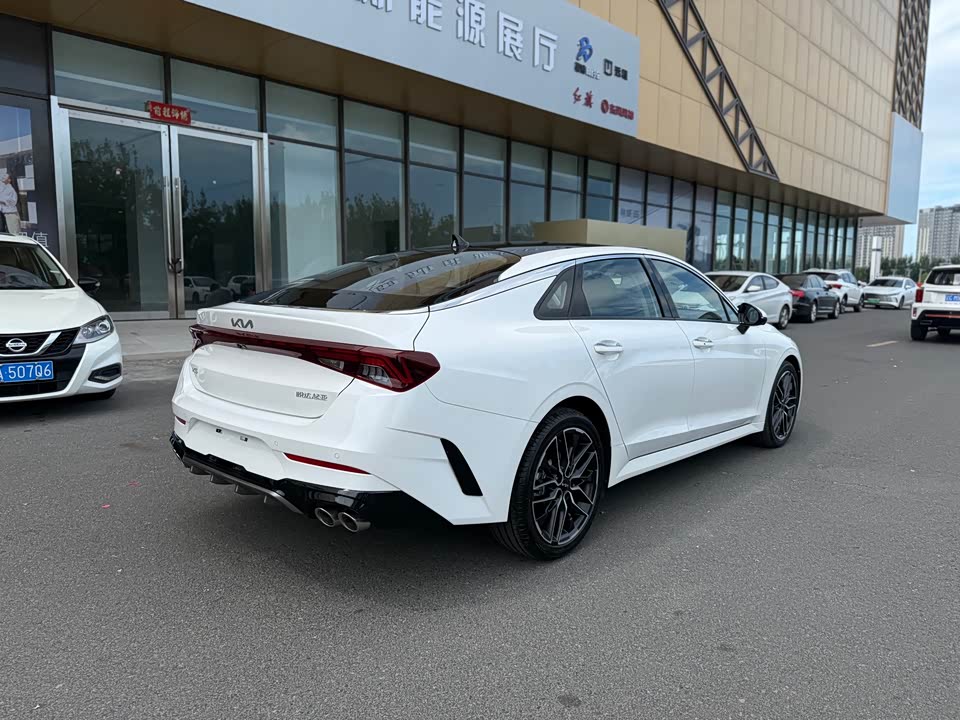 Kia K5 Kia K5