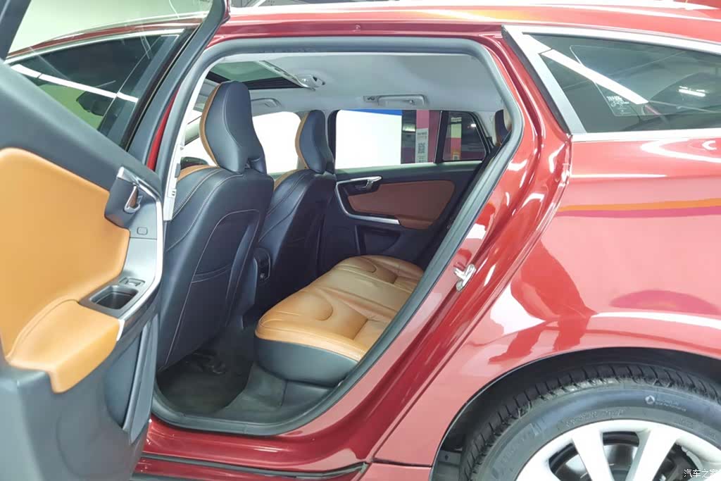 Volvo V60, 2015 11
