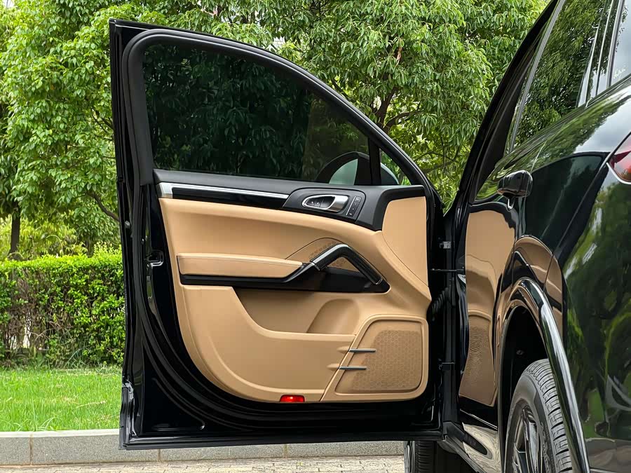 Porsche Cayenne 2017, фото 10