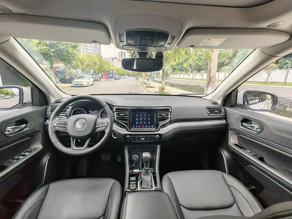 Jeep Grand Commander