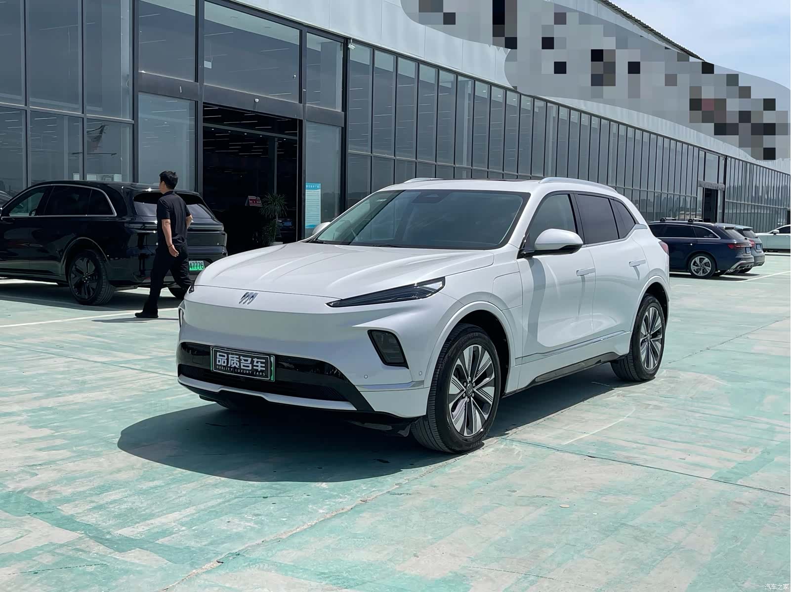 Buick E5, 2025 1