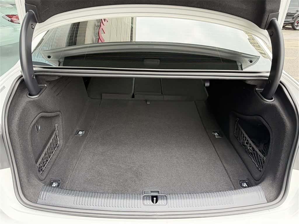 Audi A4L, 2020 9