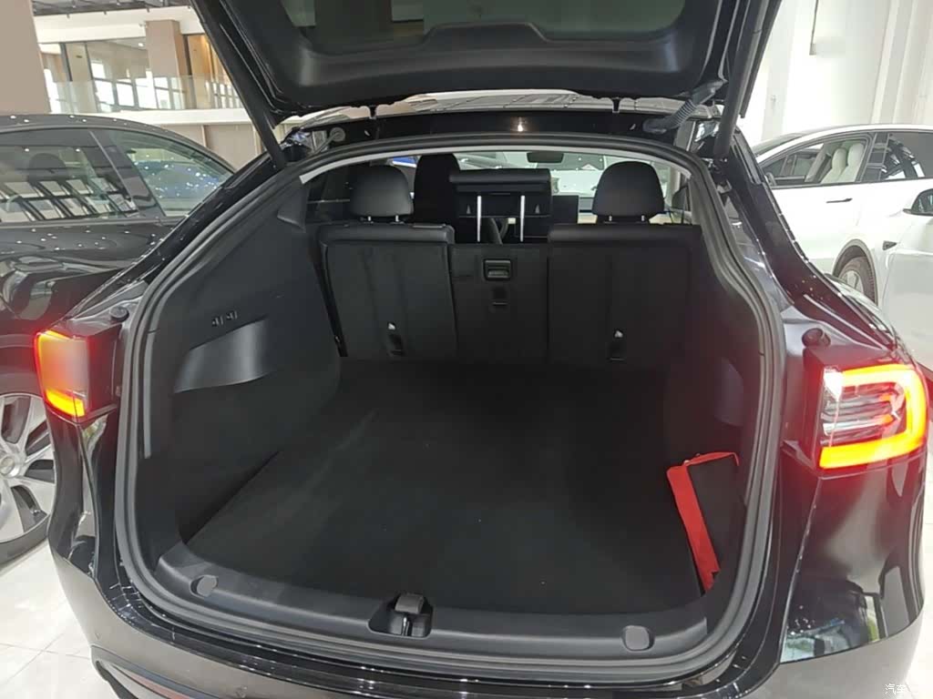 Tesla Model Y, 2022 19