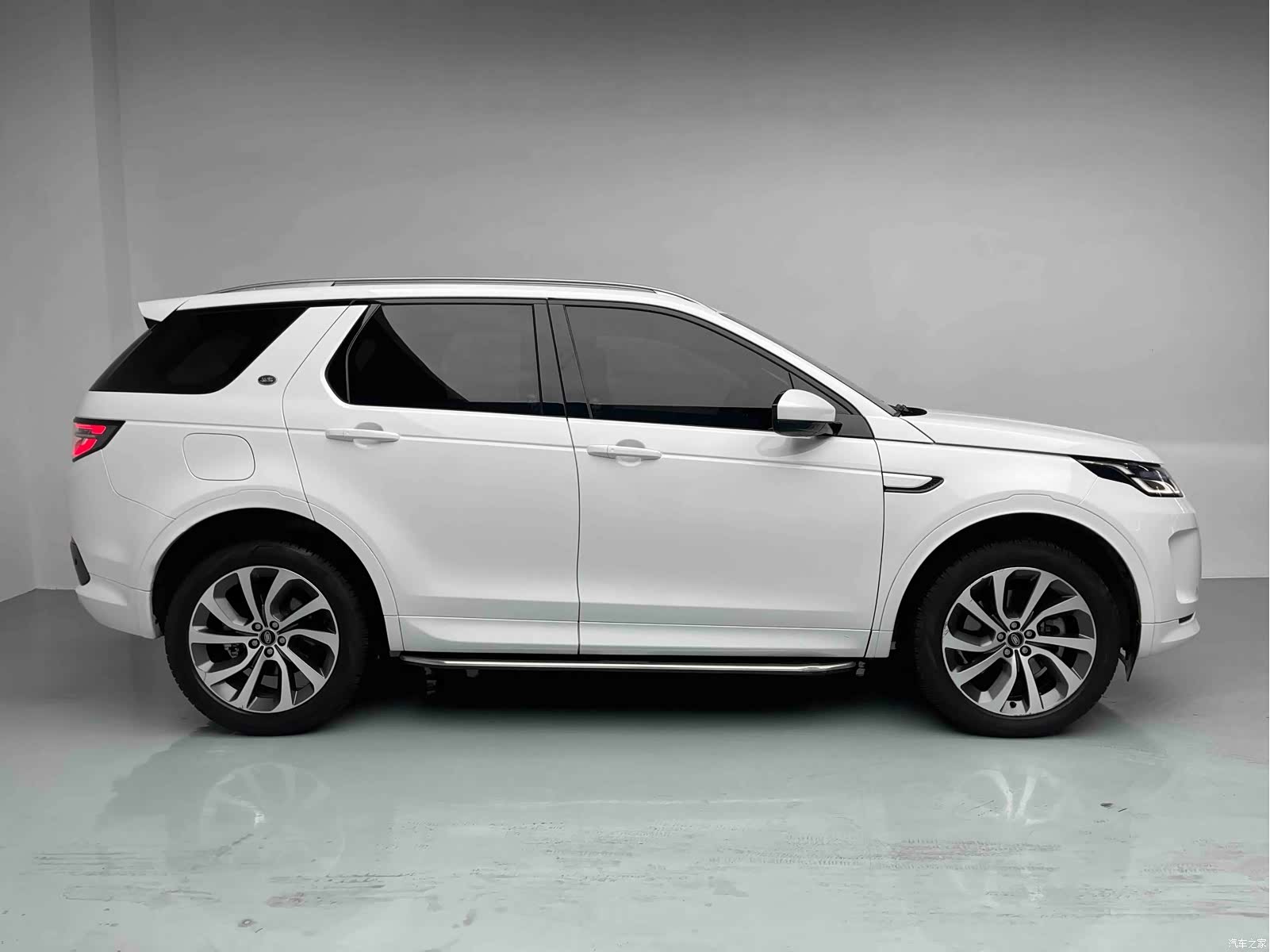 Land Rover Discovery, 2023 4