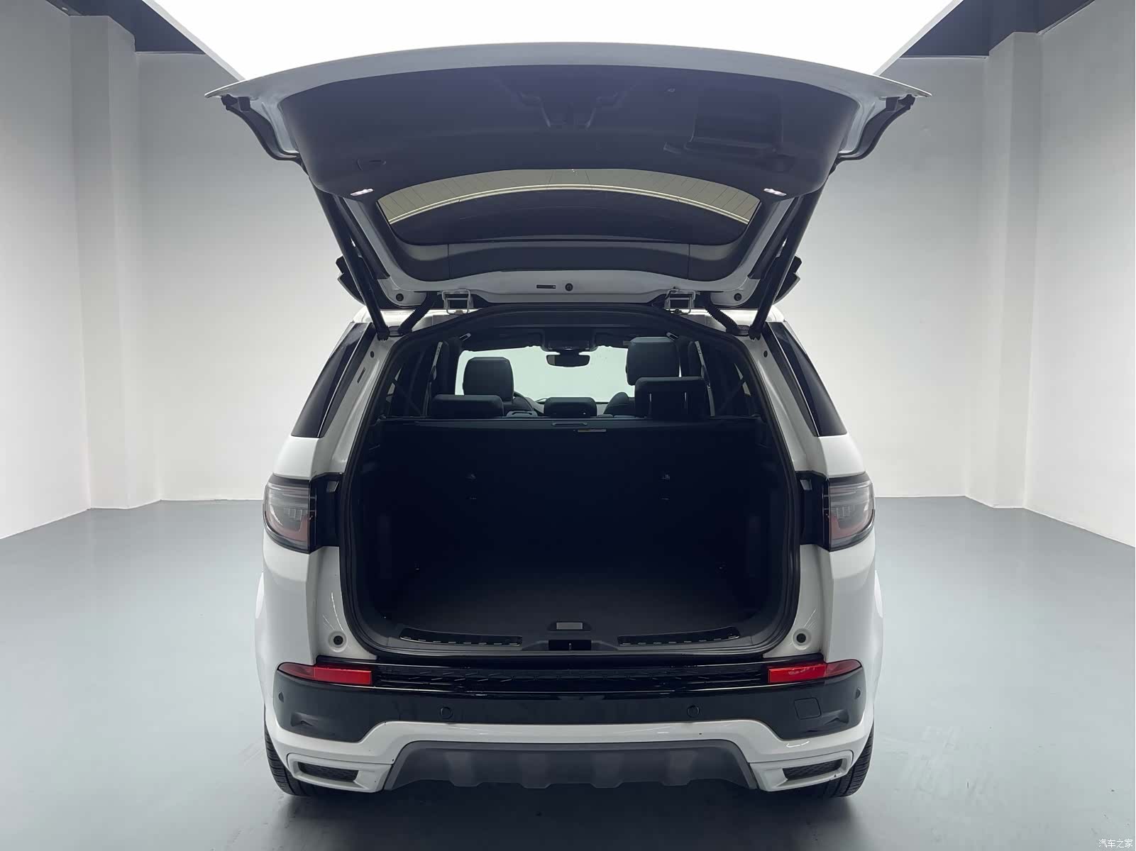 Land Rover Discovery, 2023 15