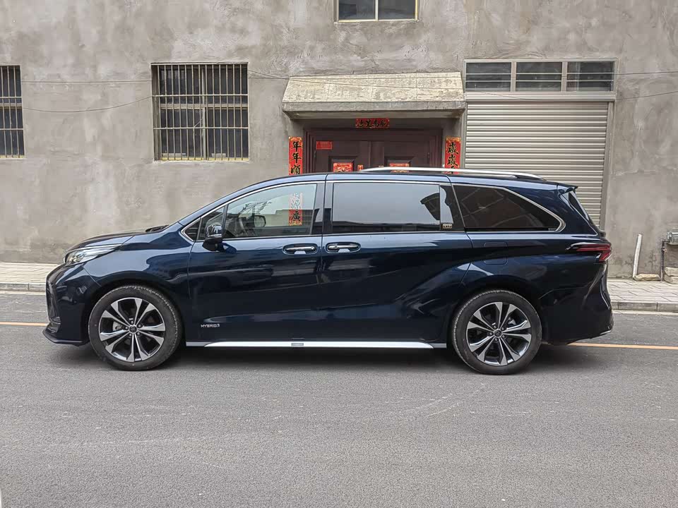 Toyota Grevia Toyota Grevia